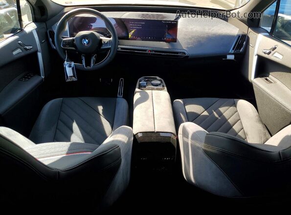WB553CF05TCW43626 2026 BMW IX Beige Widok deski rozdzielczej