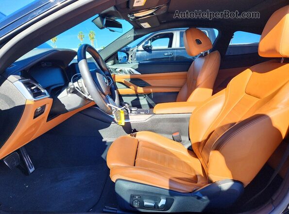 WBA13AR0XMCE93212 2021 BMW M4 Черный Вид салона спереди