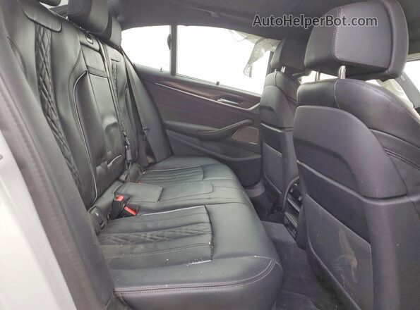WBA13BK07PCL87348 2023 BMW M5 White Widok tylnych siedzeń