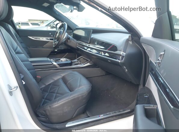 WBA23EH03RCP89920 2024 BMW 7 SERIES Белый 
