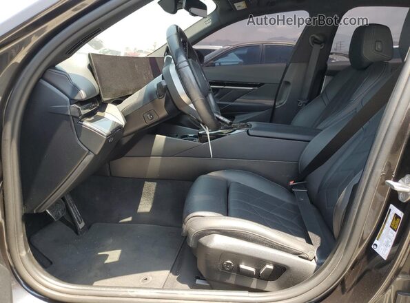 WBA43FJ04RCR80061 2024 BMW 7 SERIES Black Вид салону спереду