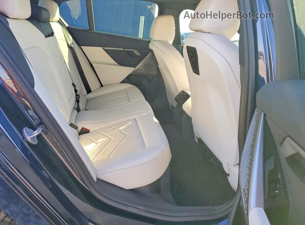 WBA43FJ04TCV26433 2026 BMW 5 SERIES Blue უკანა სავარძლების ხედი