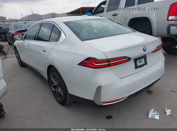 WBA43FJ06TCV55934 2026 BMW 5 SERIES White Задня ліва чверть