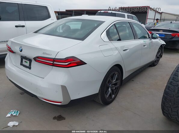 WBA43FJ06TCV55934 2026 BMW 5 SERIES White Задня права чверть