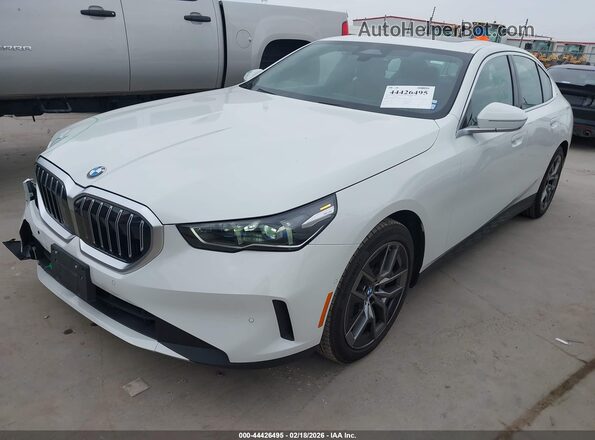 WBA43FJ06TCV55934 2026 BMW 5 SERIES White Передня ліва чверть