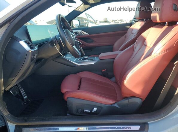 WBA53AP03RCN69846 2024 BMW 4 SERIES Gray Vista interior delantera