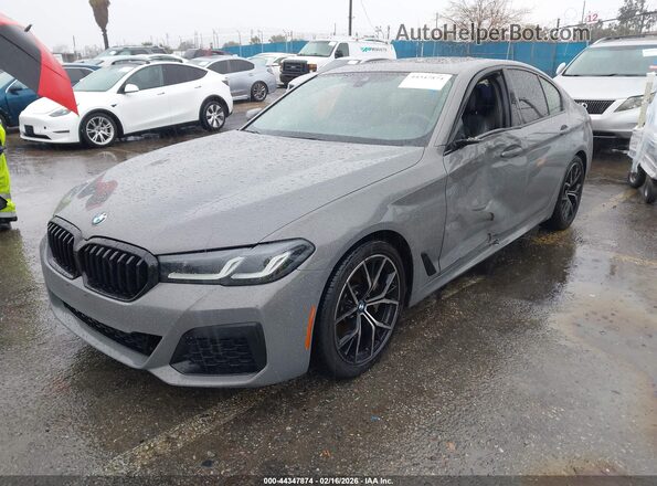 WBA53BH00MCF35086 2021 BMW 5 SERIES Gray Передня ліва чверть