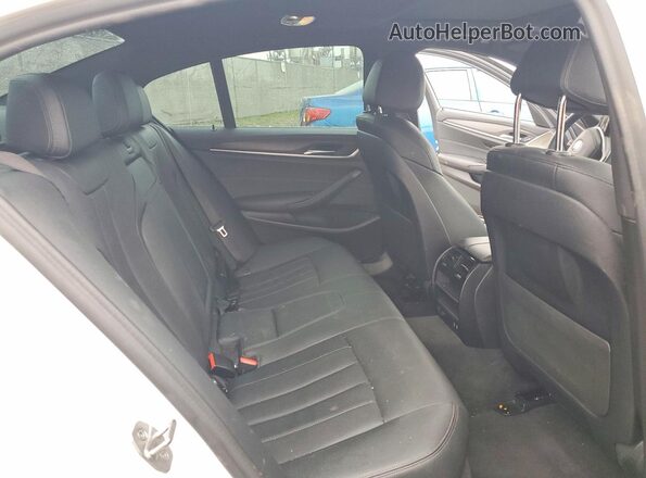 WBA53BH03NCK98897 2022 BMW 5 SERIES White Widok tylnych siedzeń