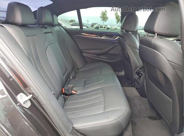 WBA53BH04NWX46532 2022 BMW 5 SERIES Charcoal Widok tylnych siedzeń