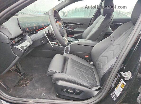 WBA53FJ03TCW32988 2026 BMW 5 SERIES Black Vista interior delantera
