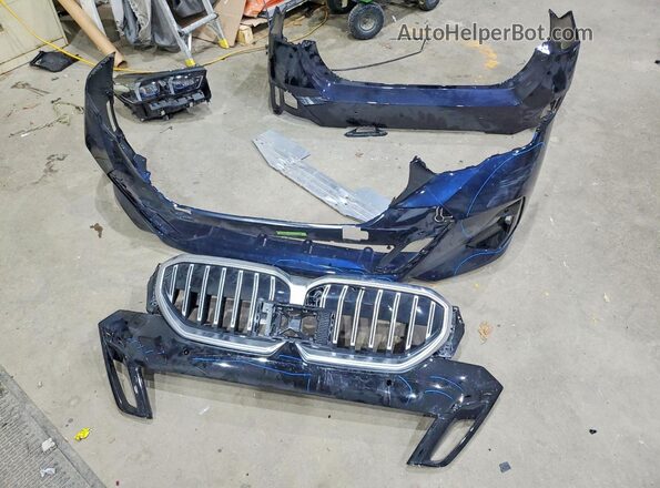 WBA53FJ04TCV85504 2026 BMW 5 SERIES Black Շարժիչի բաժամունքի տեսք