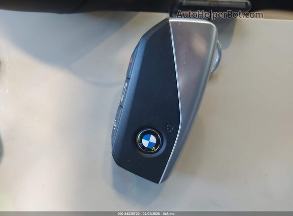 WBA53FJ05TCW40901 2026 BMW 5 SERIES Black წინა პანელის ხედი