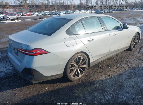 WBA53FJ09SCU17582 2025 BMW 5 SERIES Gray Trasero derecho
