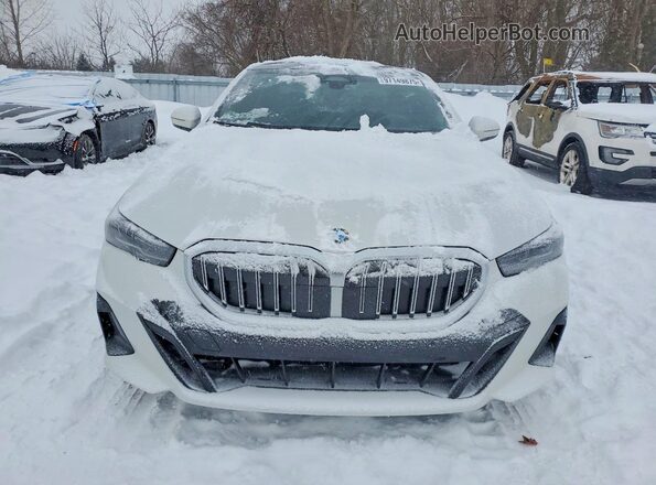 WBA53FJ0XRCP13012 2024 BMW 5 SERIES White Вид спереду