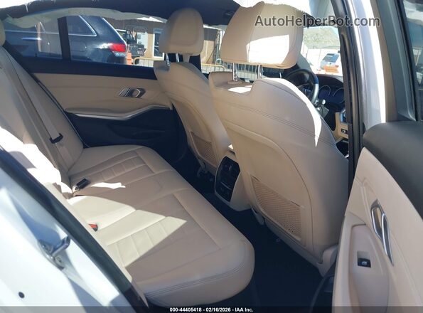 WBA5R1C56KFH18080 2019 BMW 3 SERIES White Вид наклейки з VIN-кодом