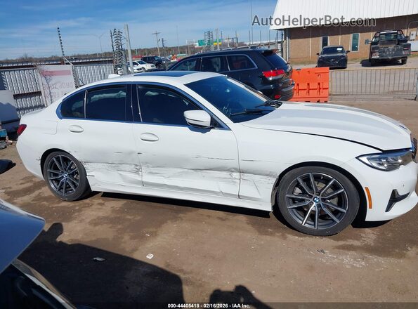 WBA5R1C56KFH18080 2019 BMW 3 SERIES White Вид задньої частини салону