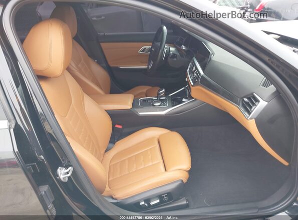 WBA5R7C5XKAJ82814 2019 BMW 3 SERIES Black Widok wnętrza z przodu