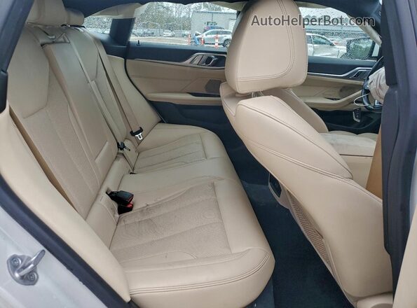 WBA63AV07NFM05046 2022 BMW 4 SERIES White უკანა სავარძლების ხედი