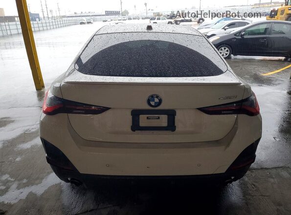 WBA63AV08NFM01555 2022 BMW 4 SERIES White Widok z tyłu