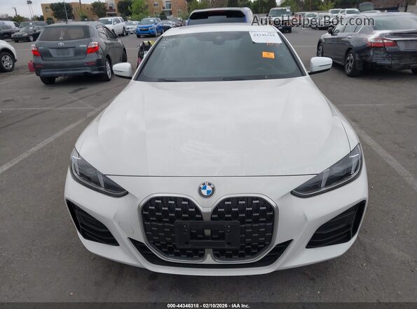 WBA63DA01TCW47773 2026 BMW 4 SERIES White ხელსაწყოთა პანელის ხედი