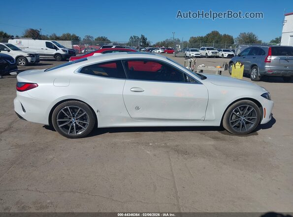 WBA63DA0XTCW61400 2026 BMW 4 SERIES White უკანა სალონის ხედი