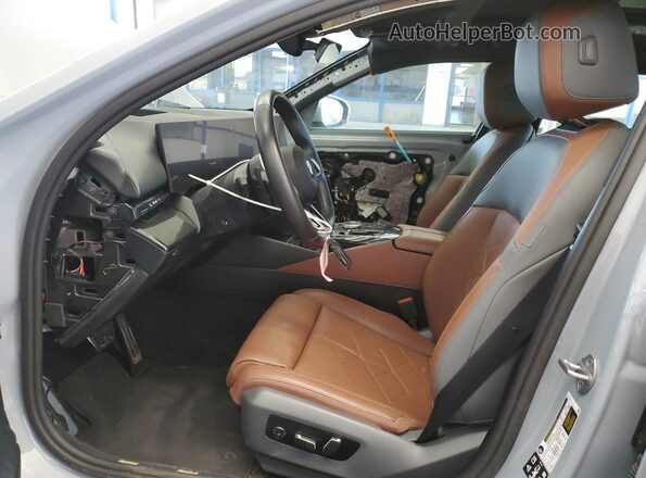 WBA63FJ00RCR70183 2024 BMW 5 SERIES Gray Սալոնի դիմացի տեսք