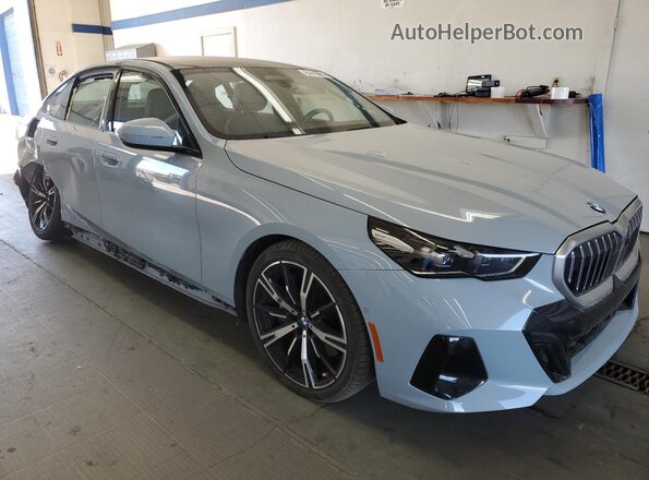 WBA63FJ00RCR70183 2024 BMW 5 SERIES Gray Առջևի աջ