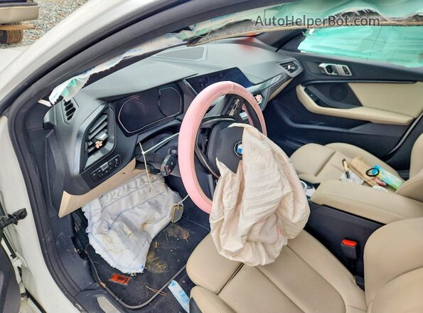 WBA73AK05L7F93181 2020 BMW 2 SERIES White ხელსაწყოთა პანელის ხედი