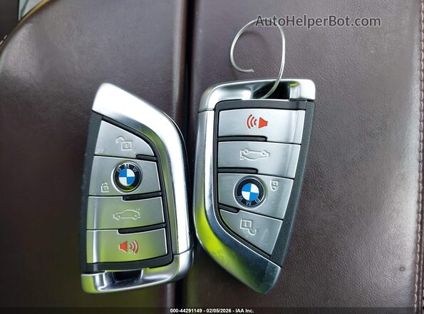 WBA73BJ03NWX39655 2022 BMW 5 SERIES Gray Dashboard view