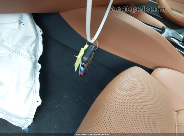 WBA73BJ06NCK07835 2022 BMW 5 SERIES Blue Առջևի վահանակի տեսք