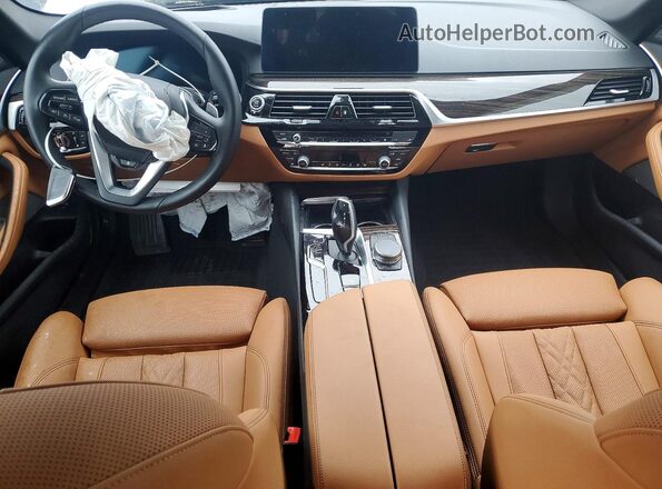 WBA73BJ07PCM55742 2023 BMW 5 SERIES White Vista del salpicadero