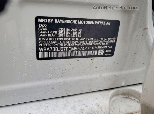 WBA73BJ07PCM55742 2023 BMW 5 SERIES White Vista del compartimento del motor