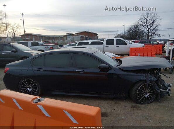 WBA7F2C53JB238606 2018 BMW ALPINA Black Вид задньої частини салону