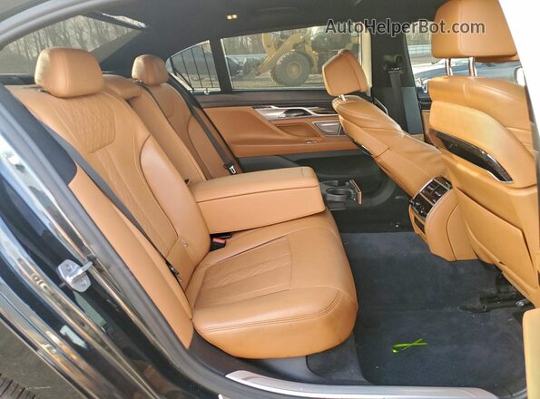 WBA7F2C58JG424158 2018 BMW 7 SERIES Charcoal Вид задніх сидінь