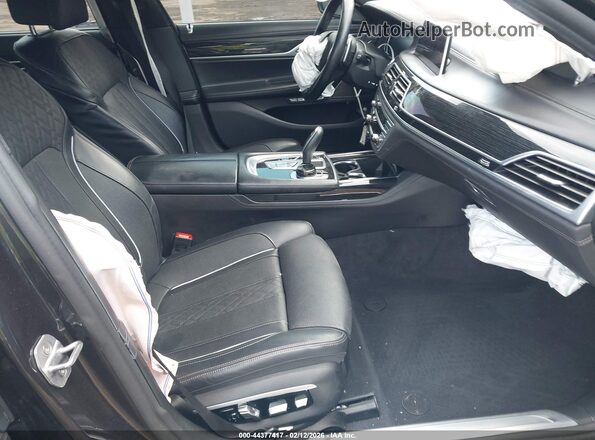 WBA7F2C59GG421164 2016 BMW 7 SERIES Черный Вид салона спереди