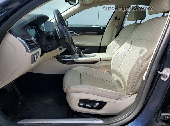WBA7J2C52JB246288 2018 BMW 7 SERIES Blue Widok deski rozdzielczej