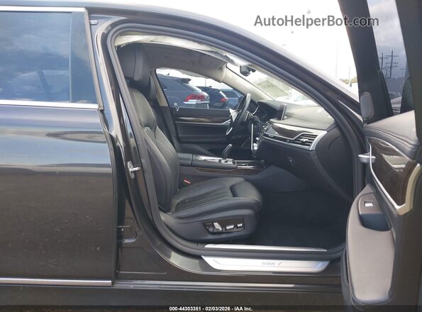 WBA7T2C00LGL17833 2020 BMW 7 SERIES Black Front interior view