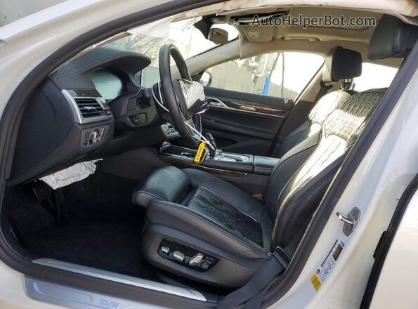 WBA7T2C02LCD70821 2020 BMW 7 SERIES White Front interior view