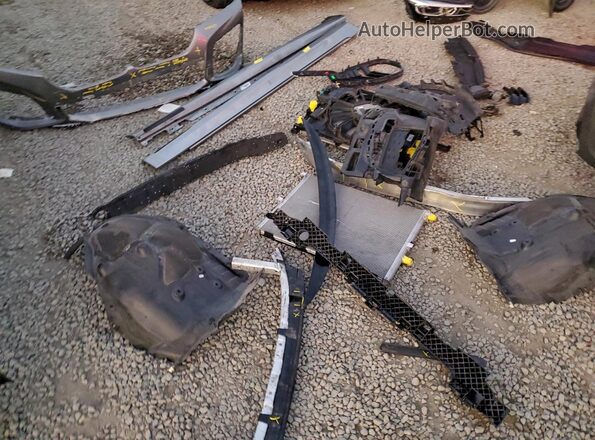 WBA7T2C04LGL17222 2020 BMW 7 SERIES Gray Engine compartment view