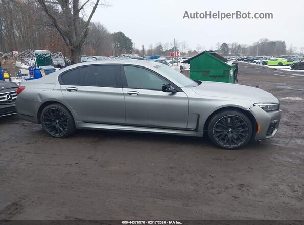 WBA7U2C05NCJ06571 2022 BMW 7 SERIES Gray Widok wnętrza z tyłu