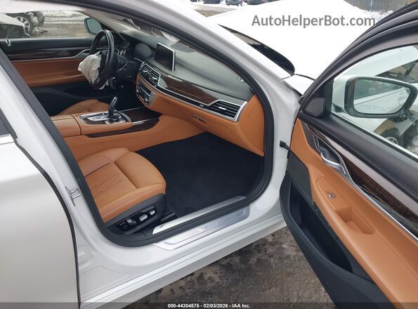 WBA7U2C08MCF73551 2021 BMW 7 SERIES White Вид салону спереду