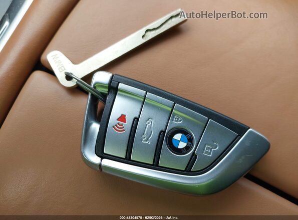 WBA7U2C08MCF73551 2021 BMW 7 SERIES White Вид панелі приладів