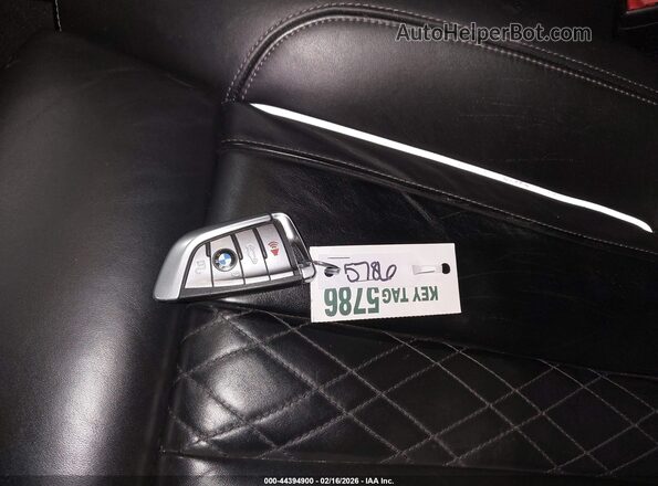 WBA7U2C0XMCF20205 2021 BMW 7 SERIES White Вид панелі приладів