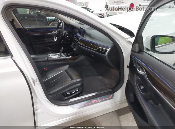 WBA7U2C0XMCF20205 2021 BMW 7 SERIES White Вид салону спереду