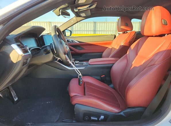 WBA83AP02PCL62987 2023 BMW M4 White Vista interior delantera
