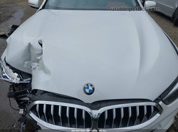 WBAAE2C05NCH79236 2022 BMW 8 SERIES White Widok z tyłu