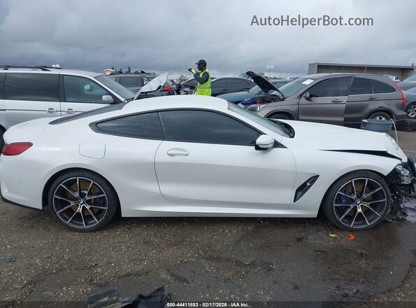 WBAAE2C05NCH79236 2022 BMW 8 SERIES White Widok wnętrza 360 stopni