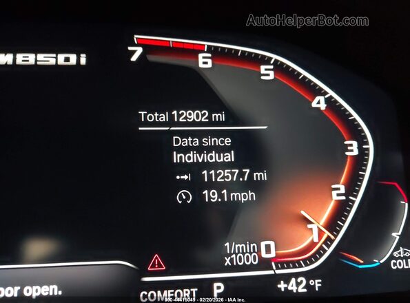 WBABC4C08RCP08444 2024 BMW M8 White Widok tylnych siedzeń