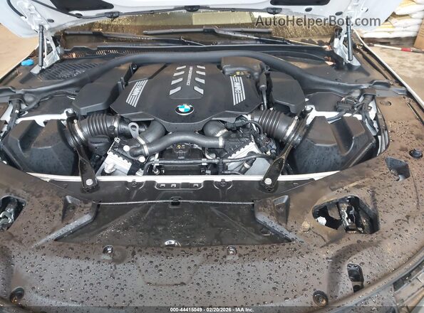 WBABC4C08RCP08444 2024 BMW M8 White Widok z tyłu