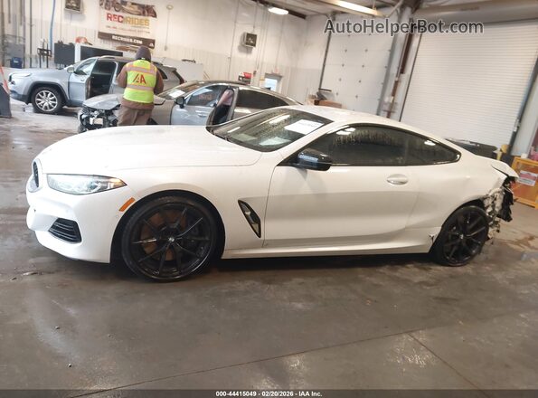 WBABC4C08RCP08444 2024 BMW M8 White Widok wnętrza 360 stopni